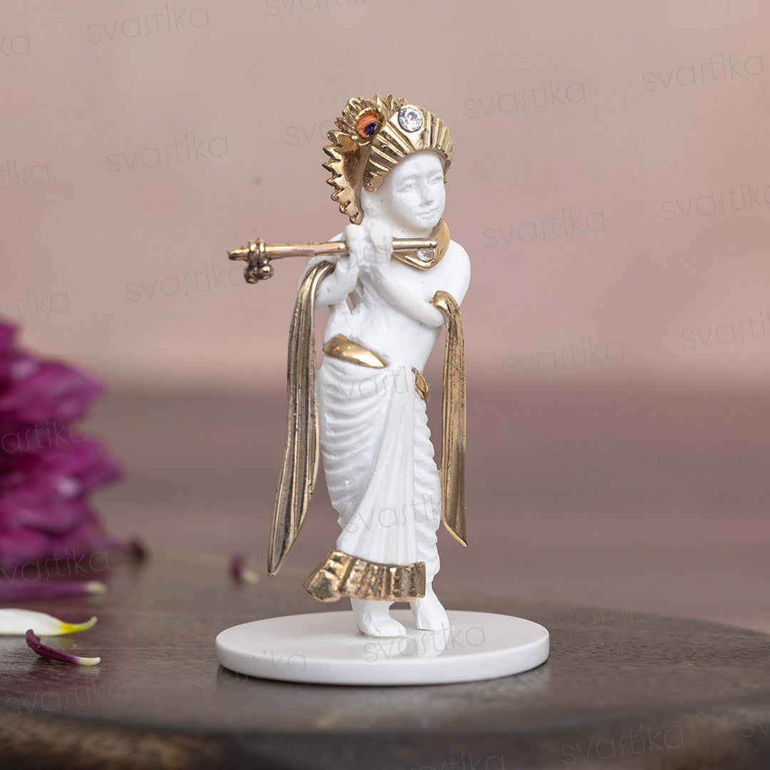 Lord Krishna Met Koe En Gif Onder Een Groen Onderdak Redactionele Lord Krishna Met Koe En Gif Onder Een Groen Onderdak Redactionele