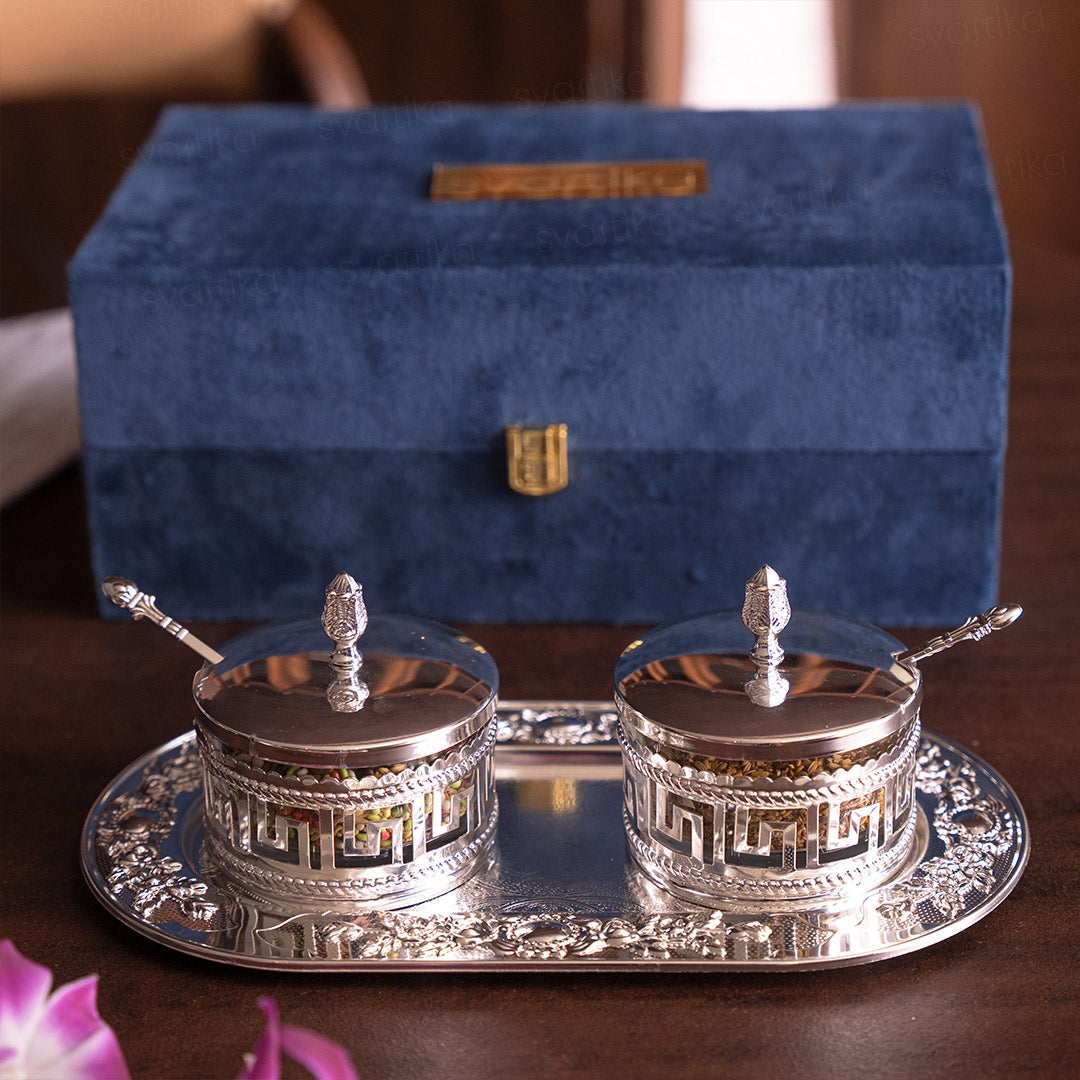 serving tray with bowls